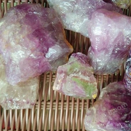 厂家批发水晶原石扩香石无火香薰石水晶粉白紫黄绿萤石